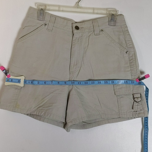 *. Shorts - Picture 10 of 11